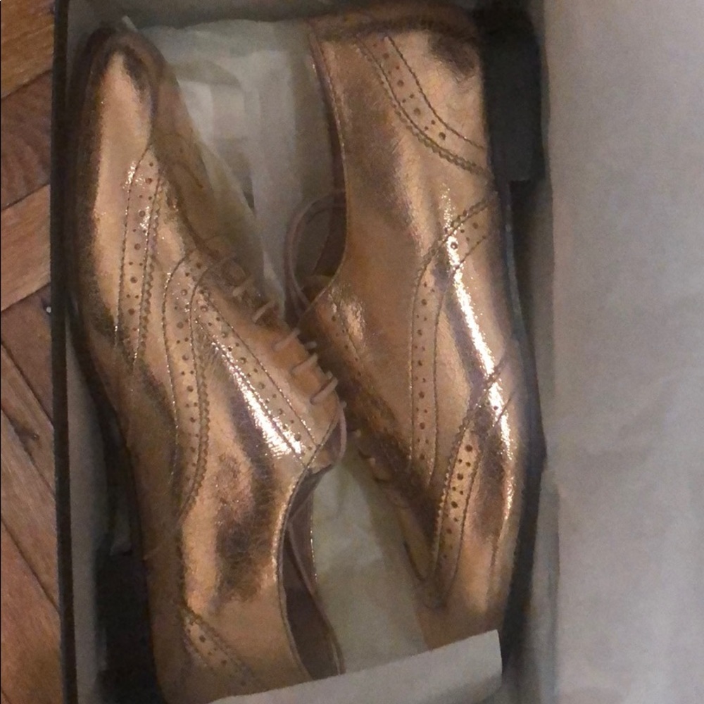 J crew brand new in box Rose gold oxfords
